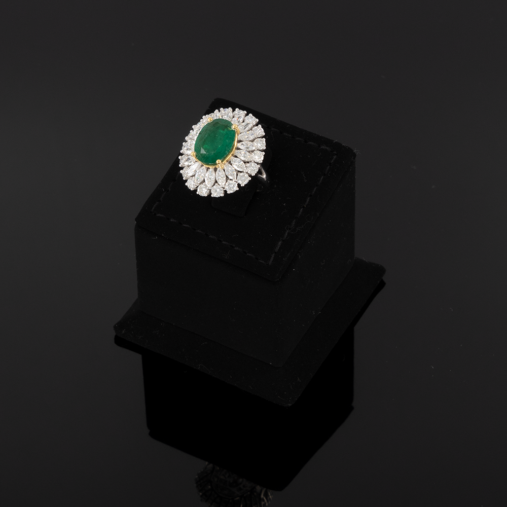 DOUBLE HAlO EMERALD RING